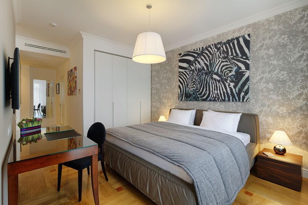 Cityhotel Apartments Киев Екстериор снимка